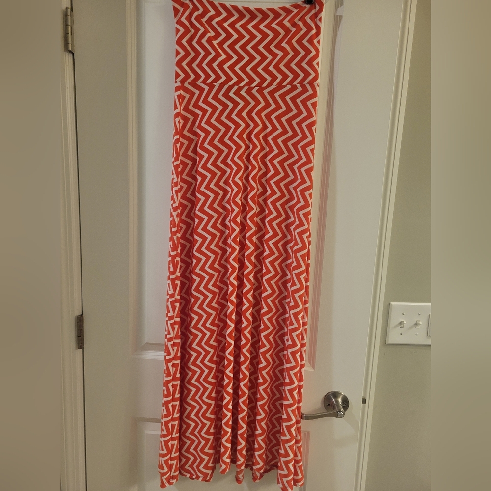 Red and White Zigzag Patterned Skirt